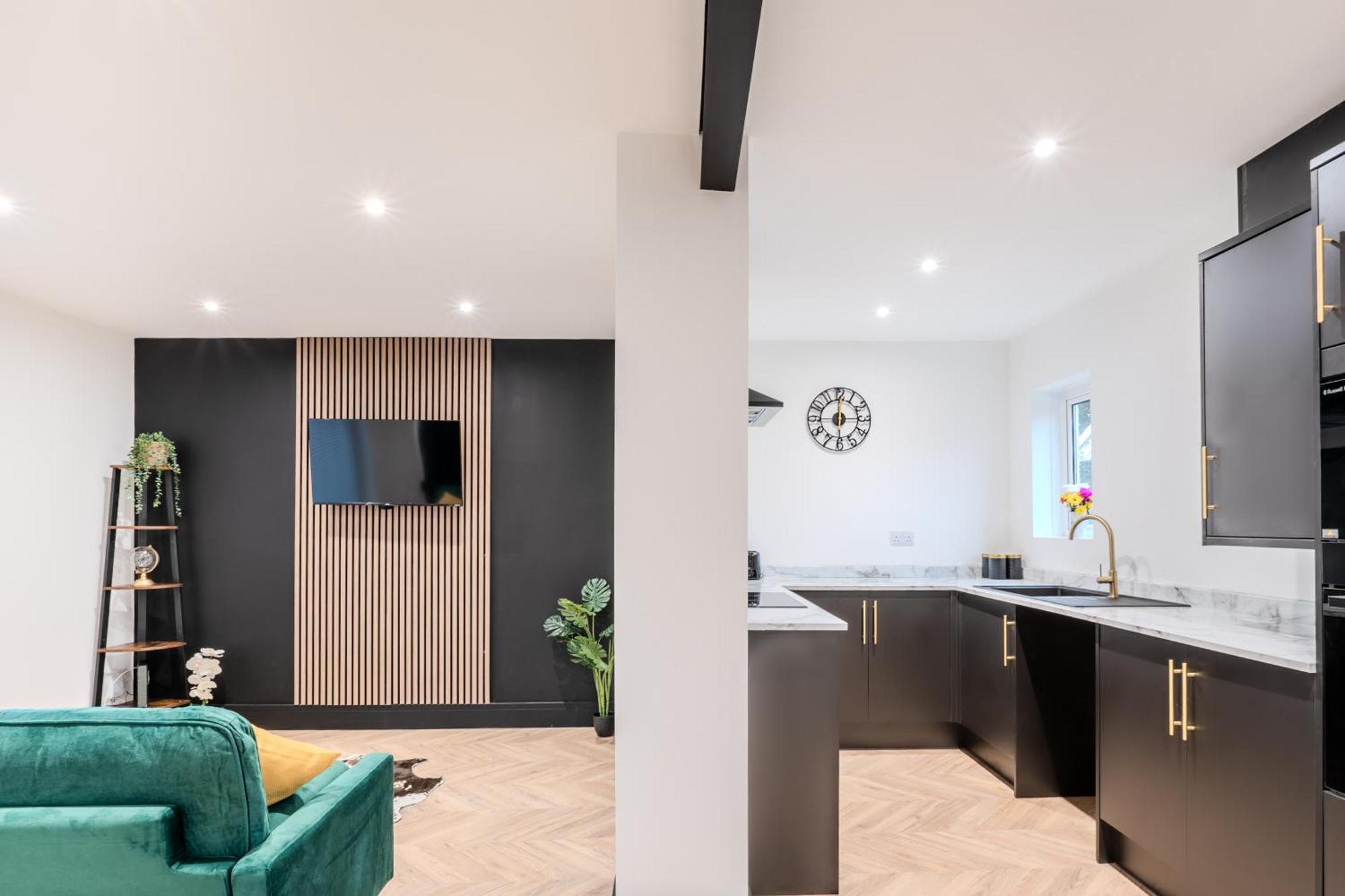 Modern 3Br Home - Private Parking - Tv In Every Bedroom Swansea Bagian luar foto